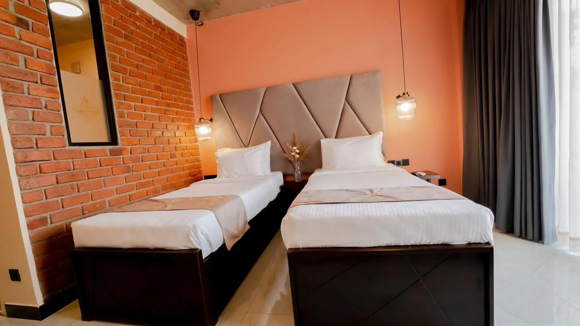 Katunayaka Limeshine - Airport Transit Hotels & Residences