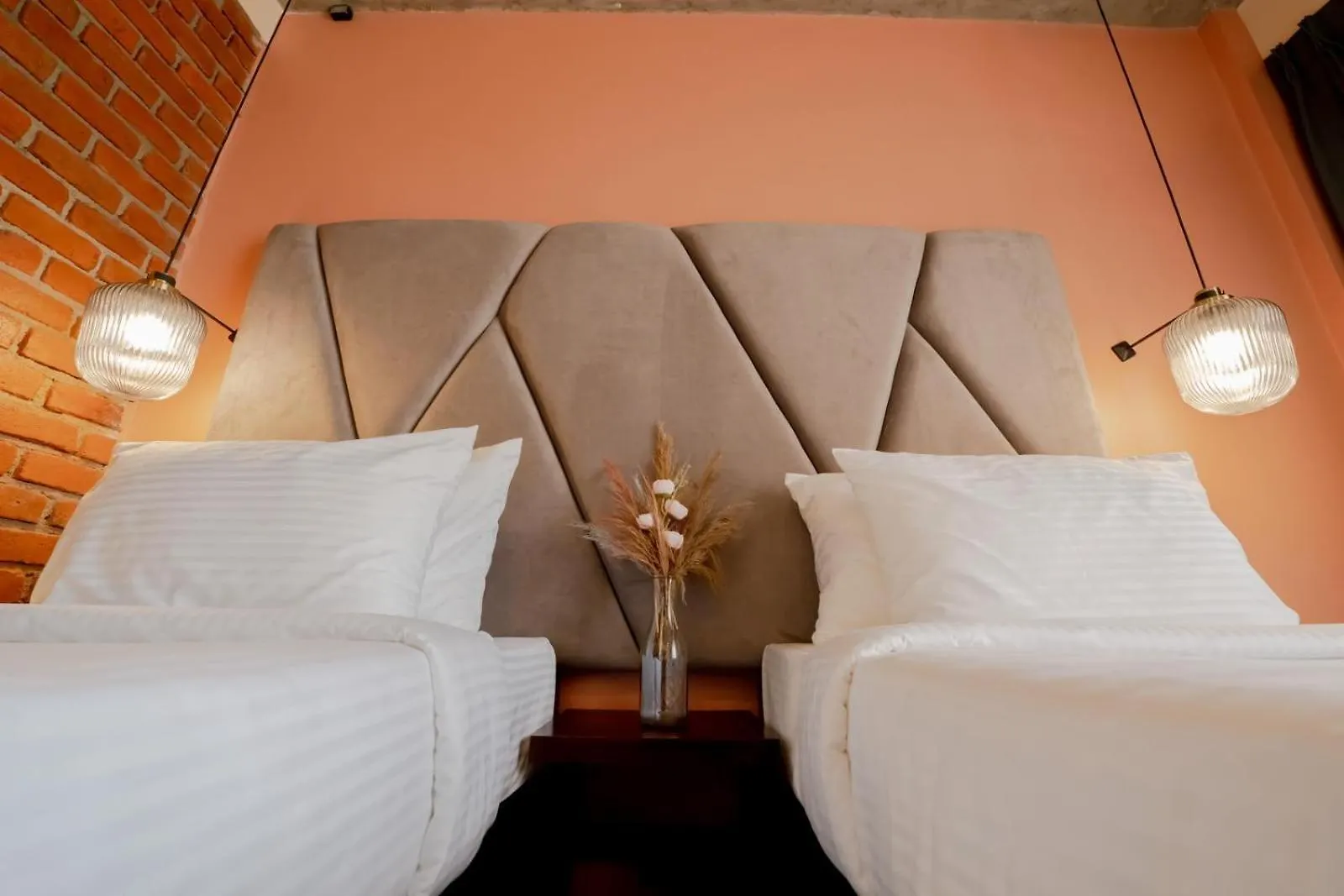 Katunayaka Limeshine - Airport Transit Hotels & Residences