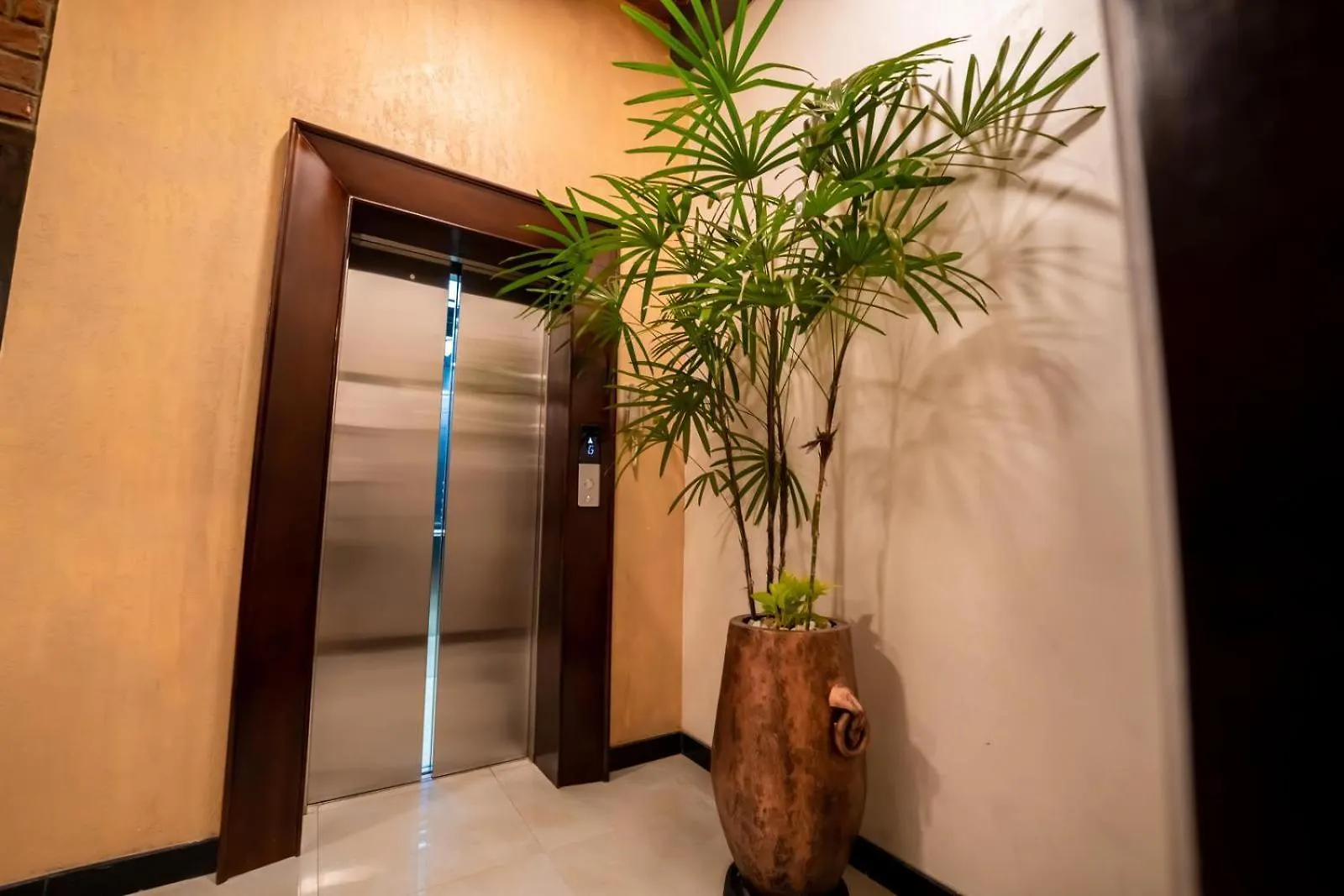 Katunayaka Limeshine - Airport Transit Hotels & Residences